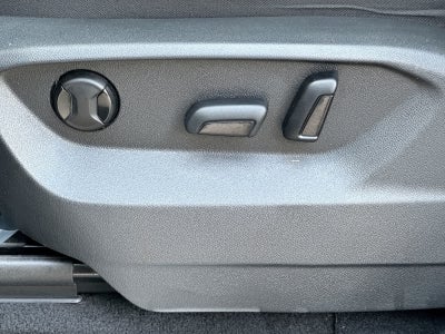 2023 Volkswagen Atlas Cross Sport 2.0T SE w/Technology