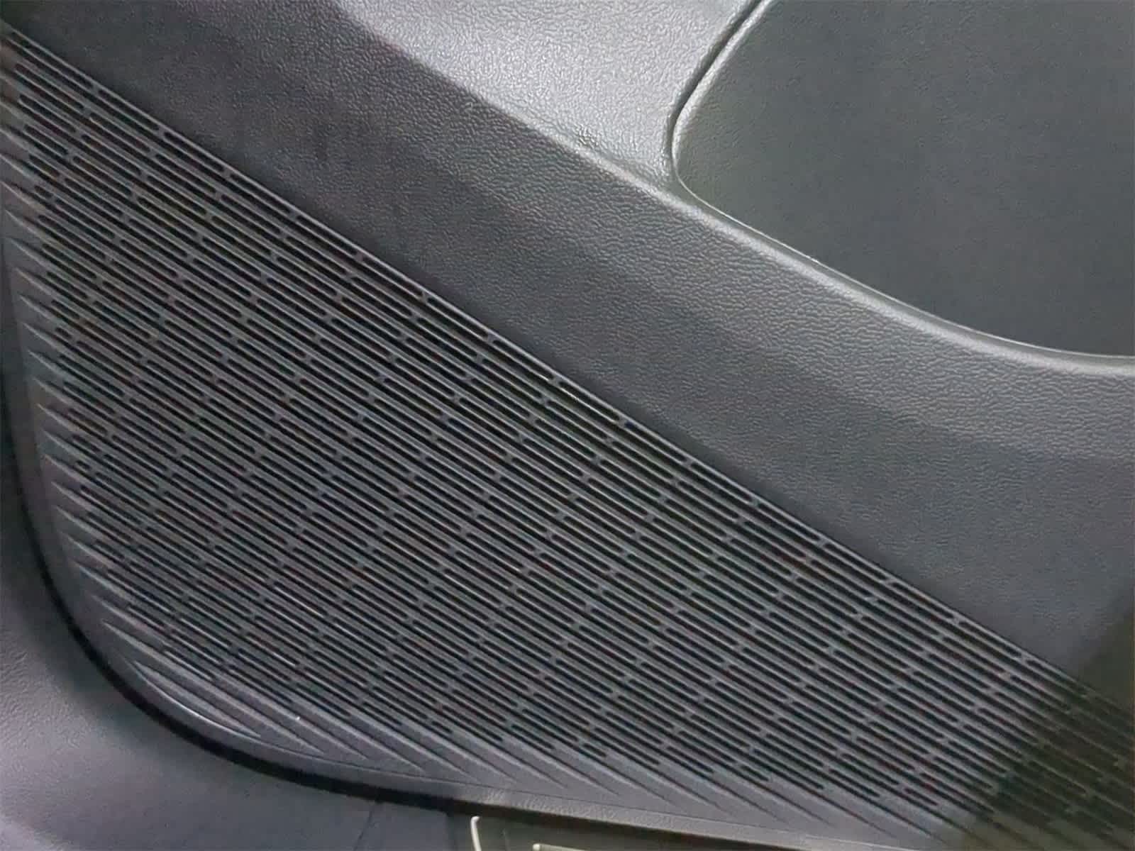 2025 Volkswagen Atlas Cross Sport 2.0T SE w/ Technology