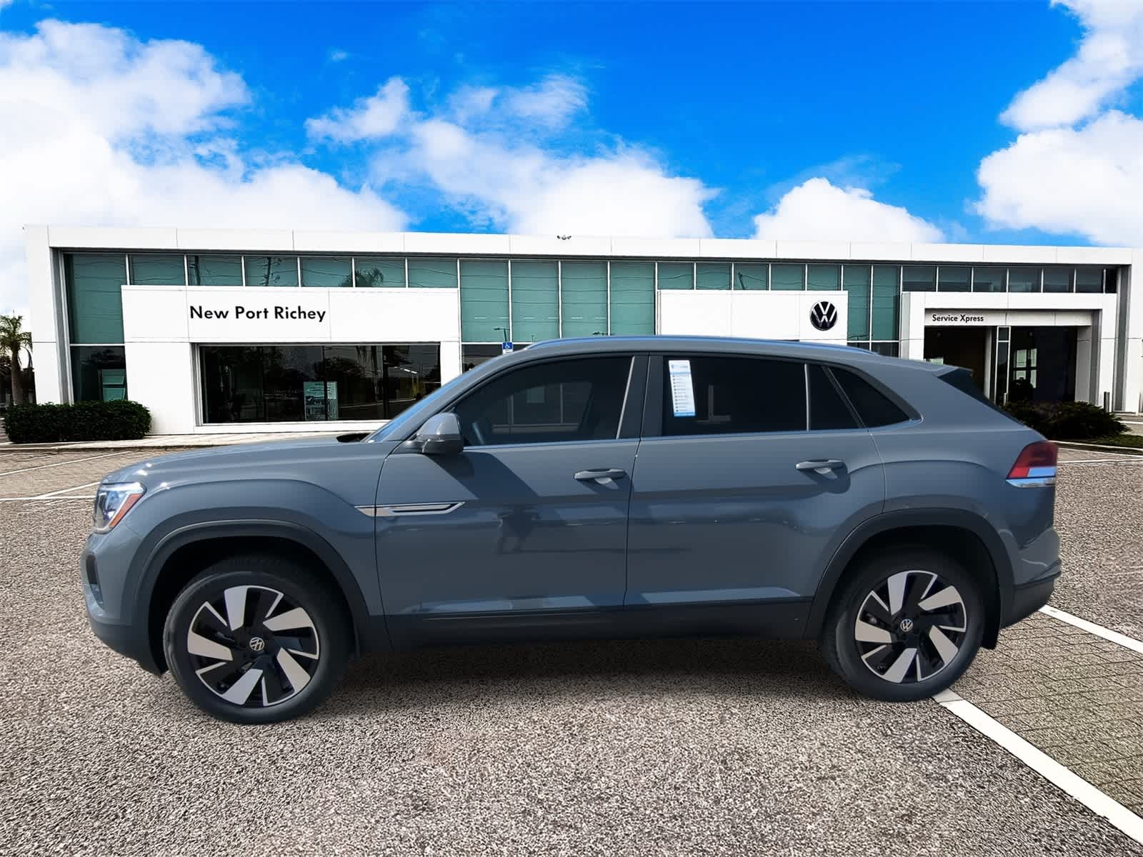 2025 Volkswagen Atlas Cross Sport 2.0T SE w/ Technology