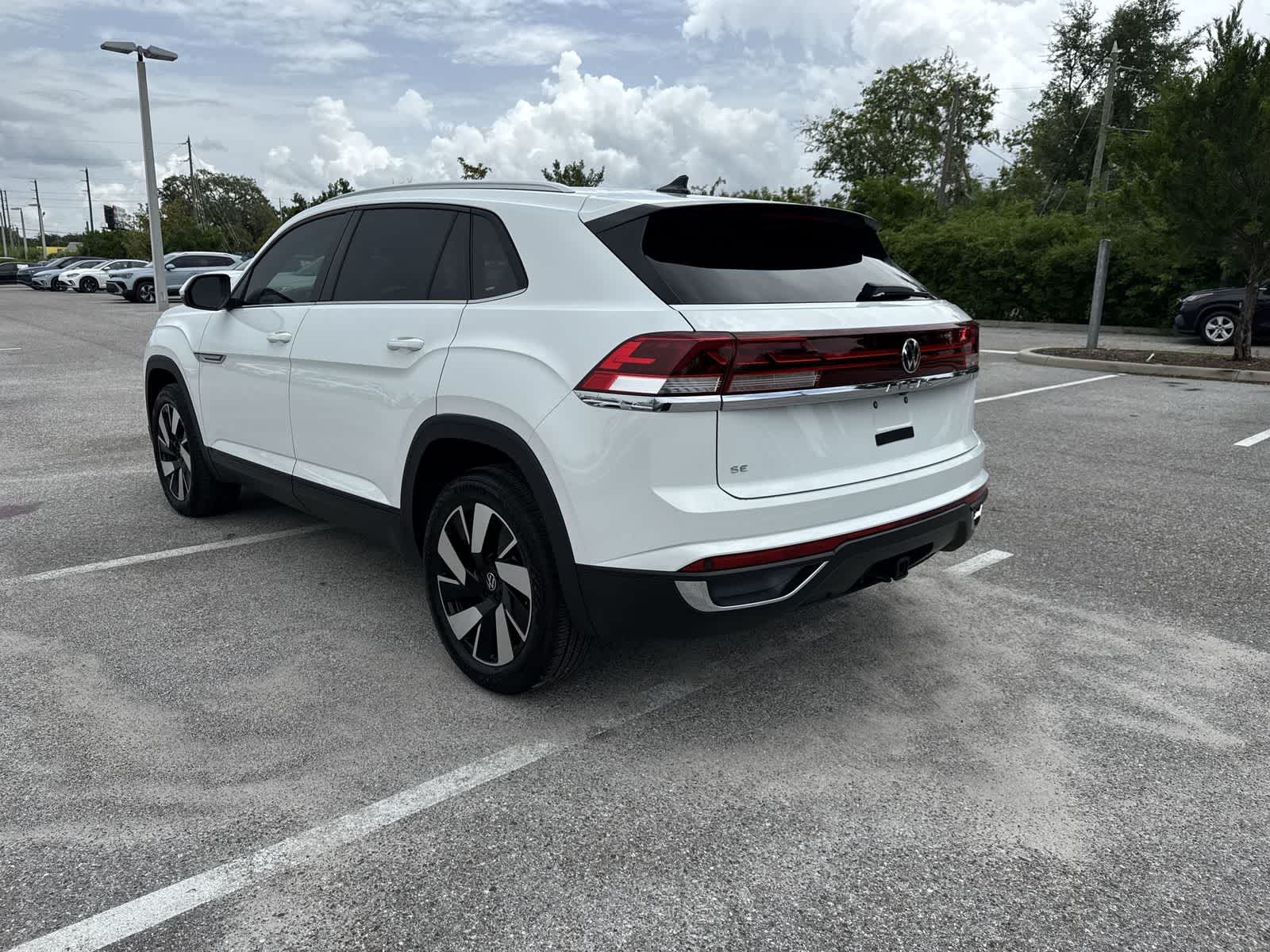 2024 Volkswagen Atlas Cross Sport 2.0T SE w/Technology