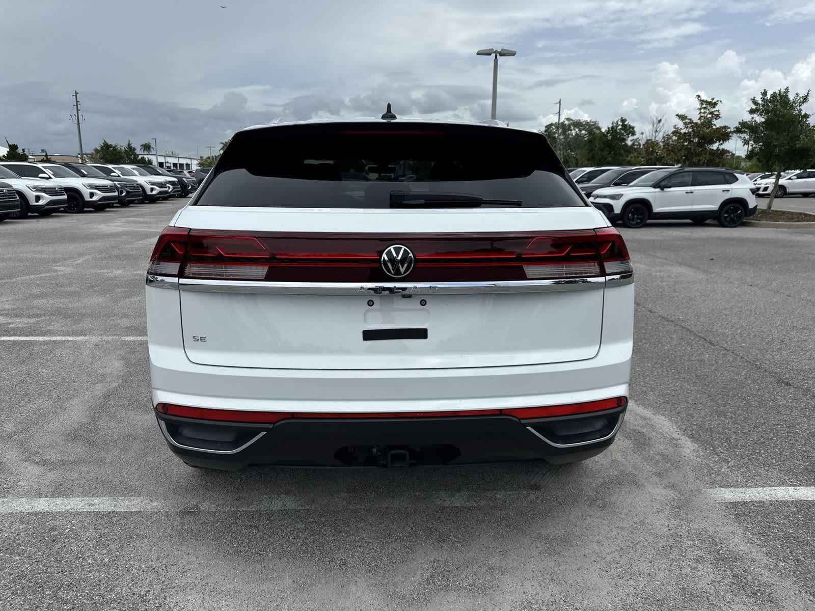 2024 Volkswagen Atlas Cross Sport 2.0T SE w/Technology