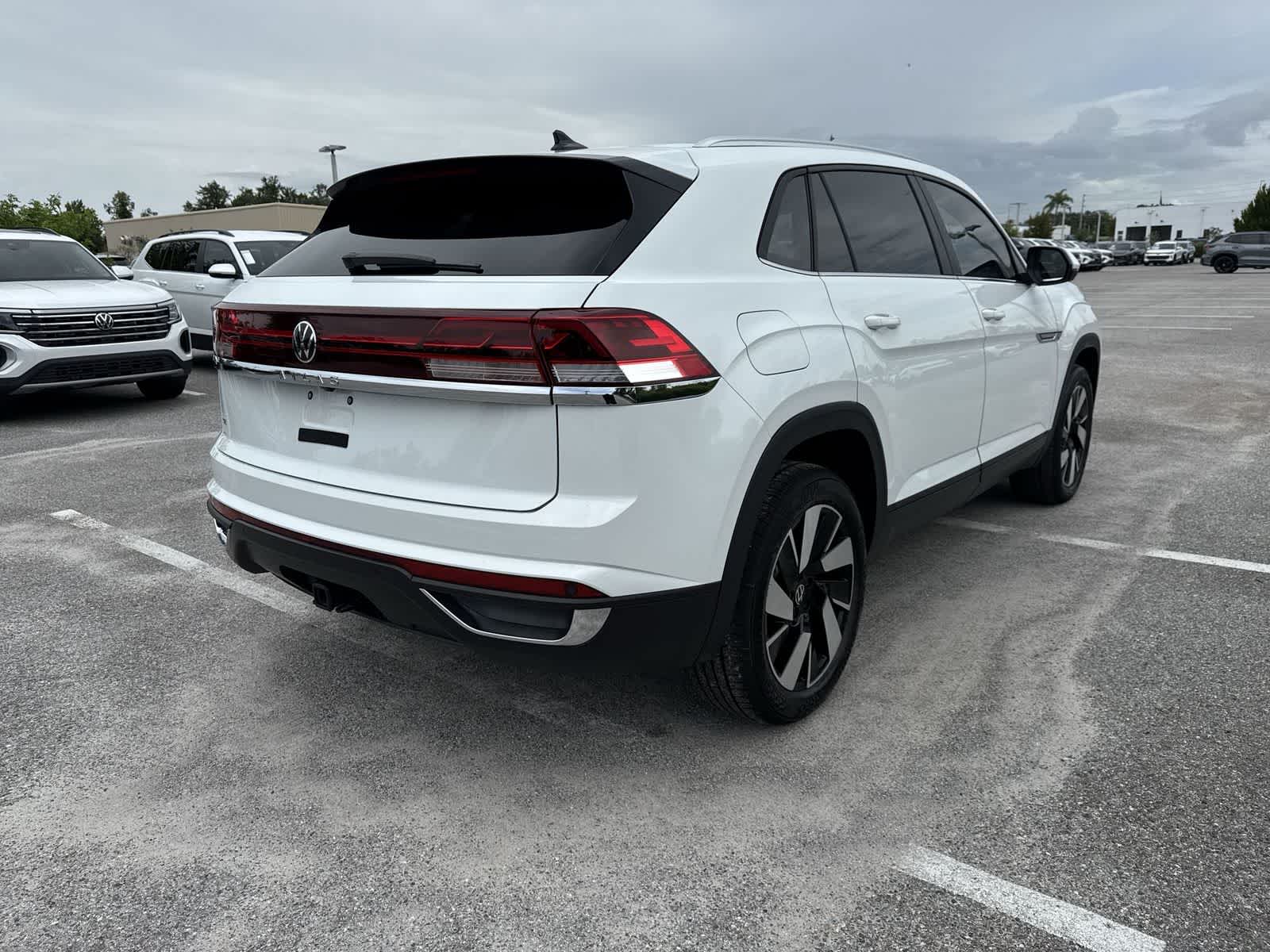 2024 Volkswagen Atlas Cross Sport 2.0T SE w/Technology
