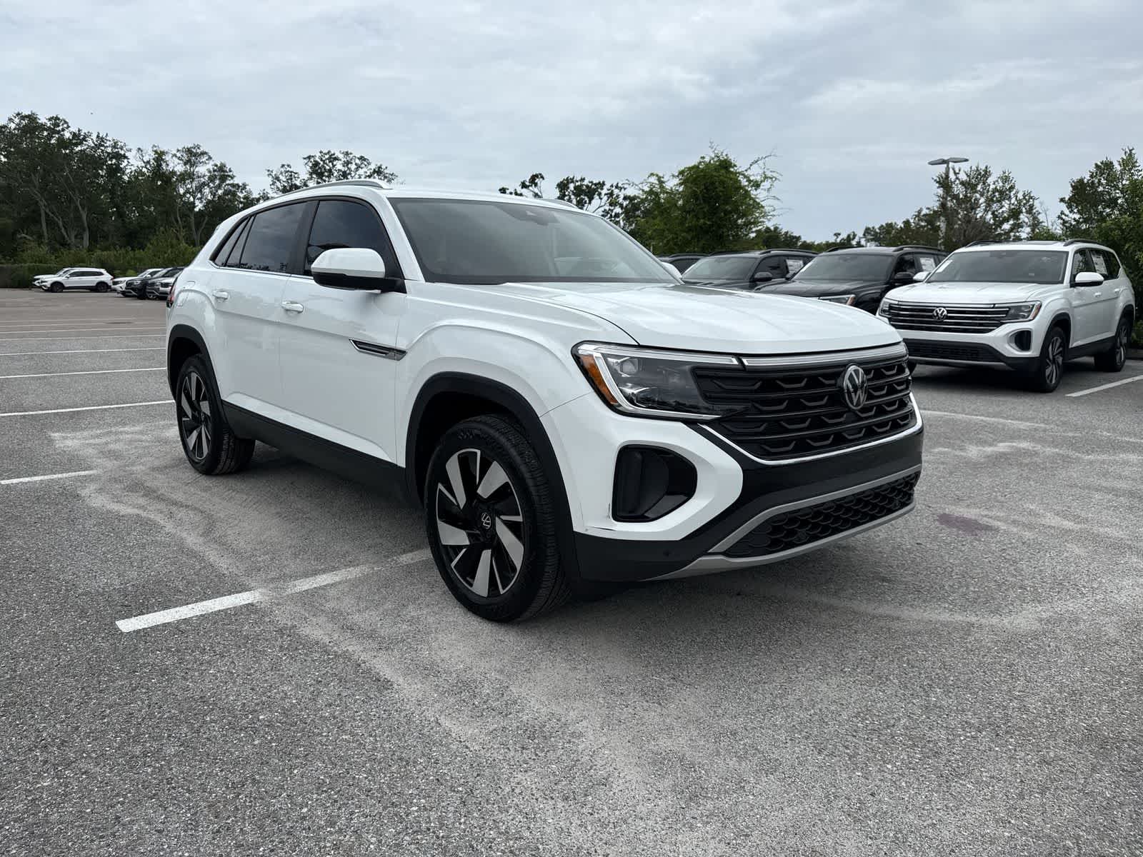 2024 Volkswagen Atlas Cross Sport 2.0T SE w/Technology