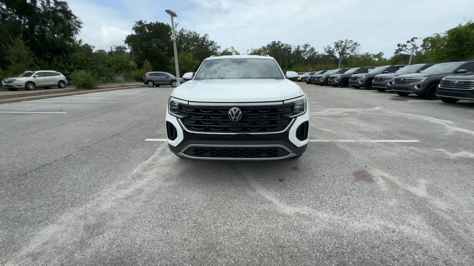 2024 Volkswagen Atlas Cross Sport 2.0T SE w/Technology