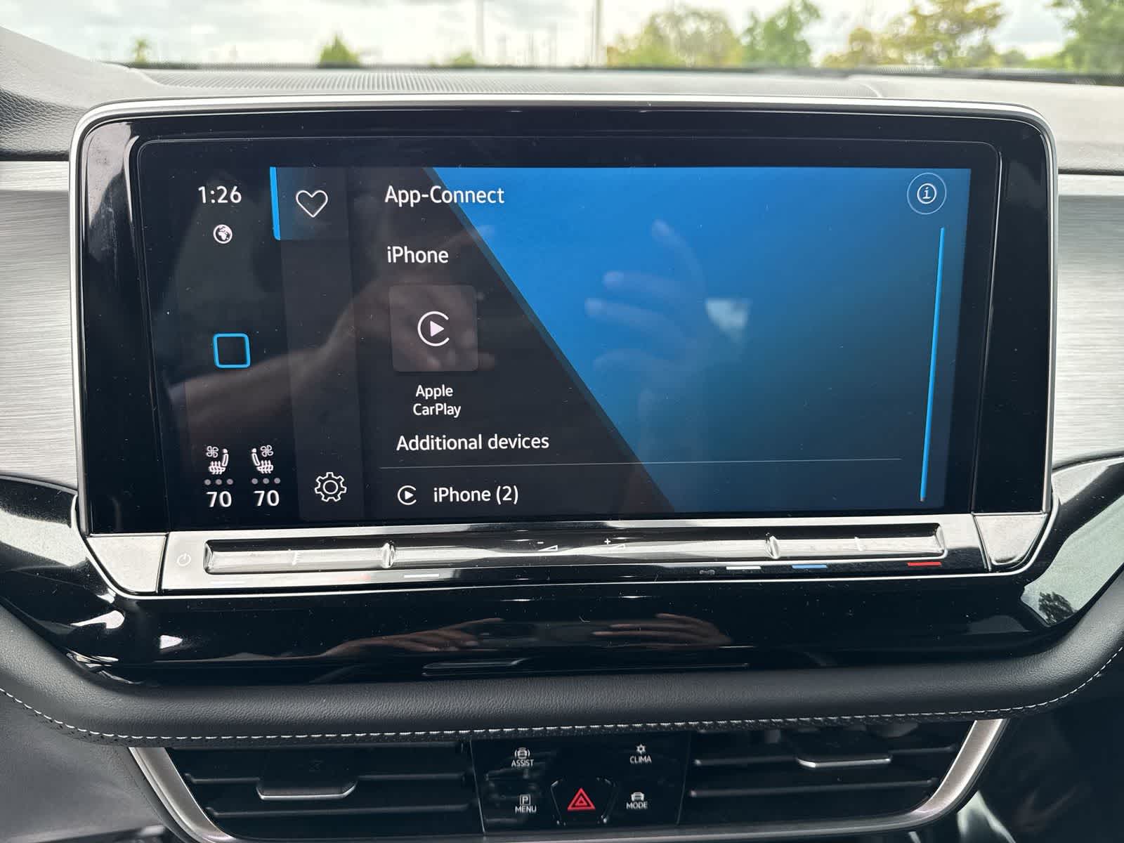 2024 Volkswagen Atlas Cross Sport 2.0T SE w/Technology