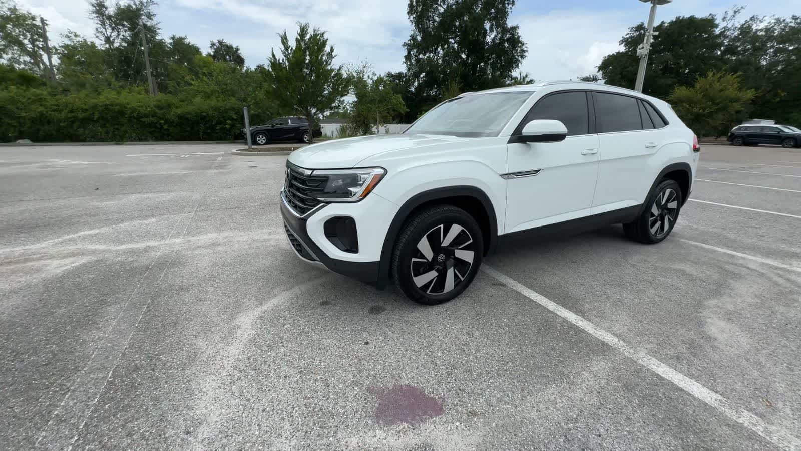 2024 Volkswagen Atlas Cross Sport 2.0T SE w/Technology