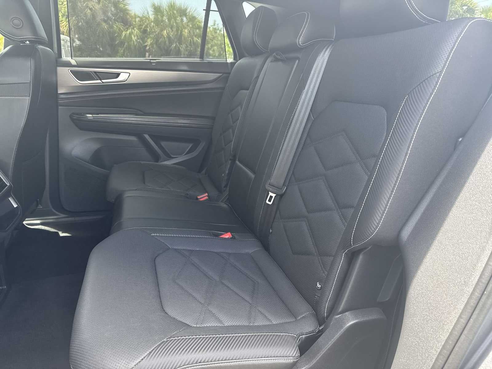 2024 Volkswagen Atlas Cross Sport 2.0T SE w/Technology