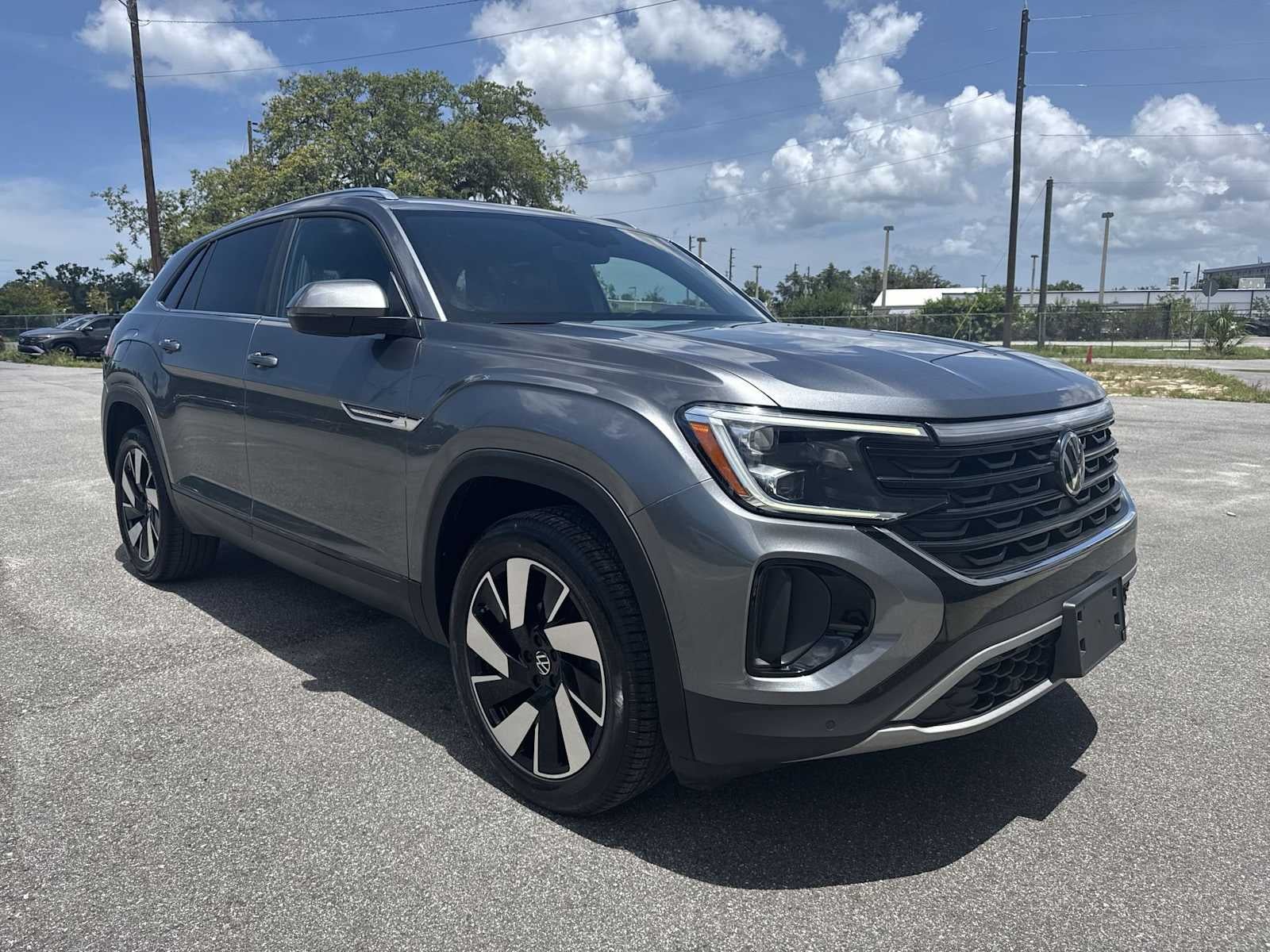 2024 Volkswagen Atlas Cross Sport 2.0T SE w/Technology