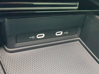 2025 Volkswagen Atlas Cross Sport 2.0T SE w/ Technology