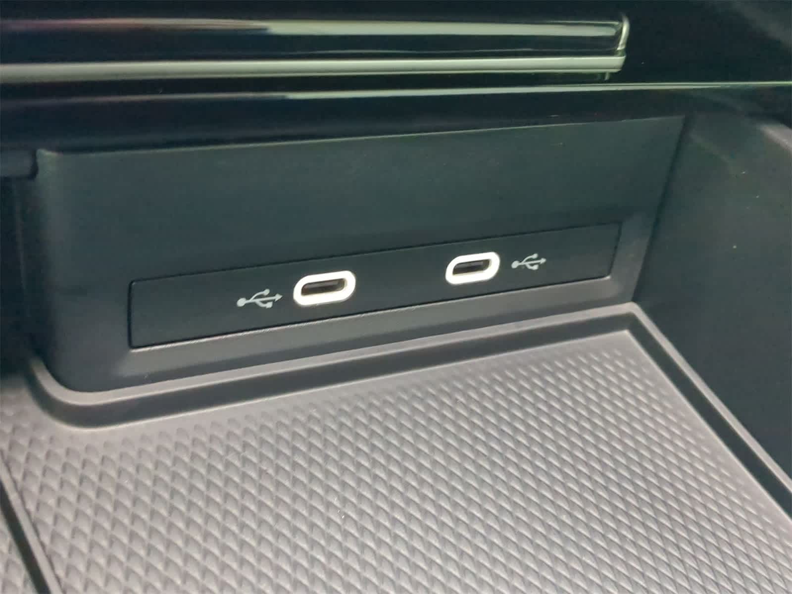 2025 Volkswagen Atlas Cross Sport 2.0T SE w/ Technology