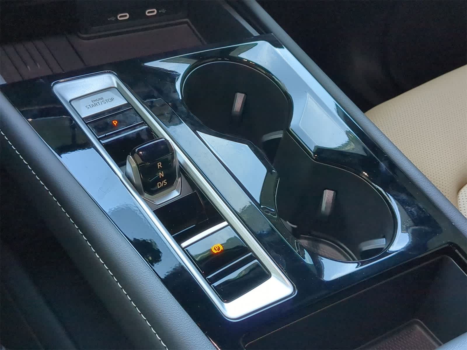 2025 Volkswagen Atlas Cross Sport 2.0T SE w/ Technology