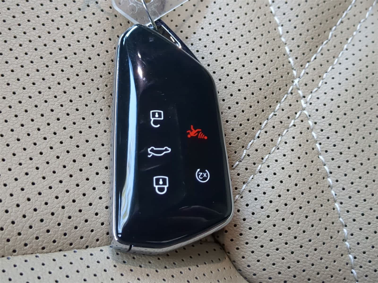 2025 Volkswagen Atlas Cross Sport 2.0T SE w/ Technology