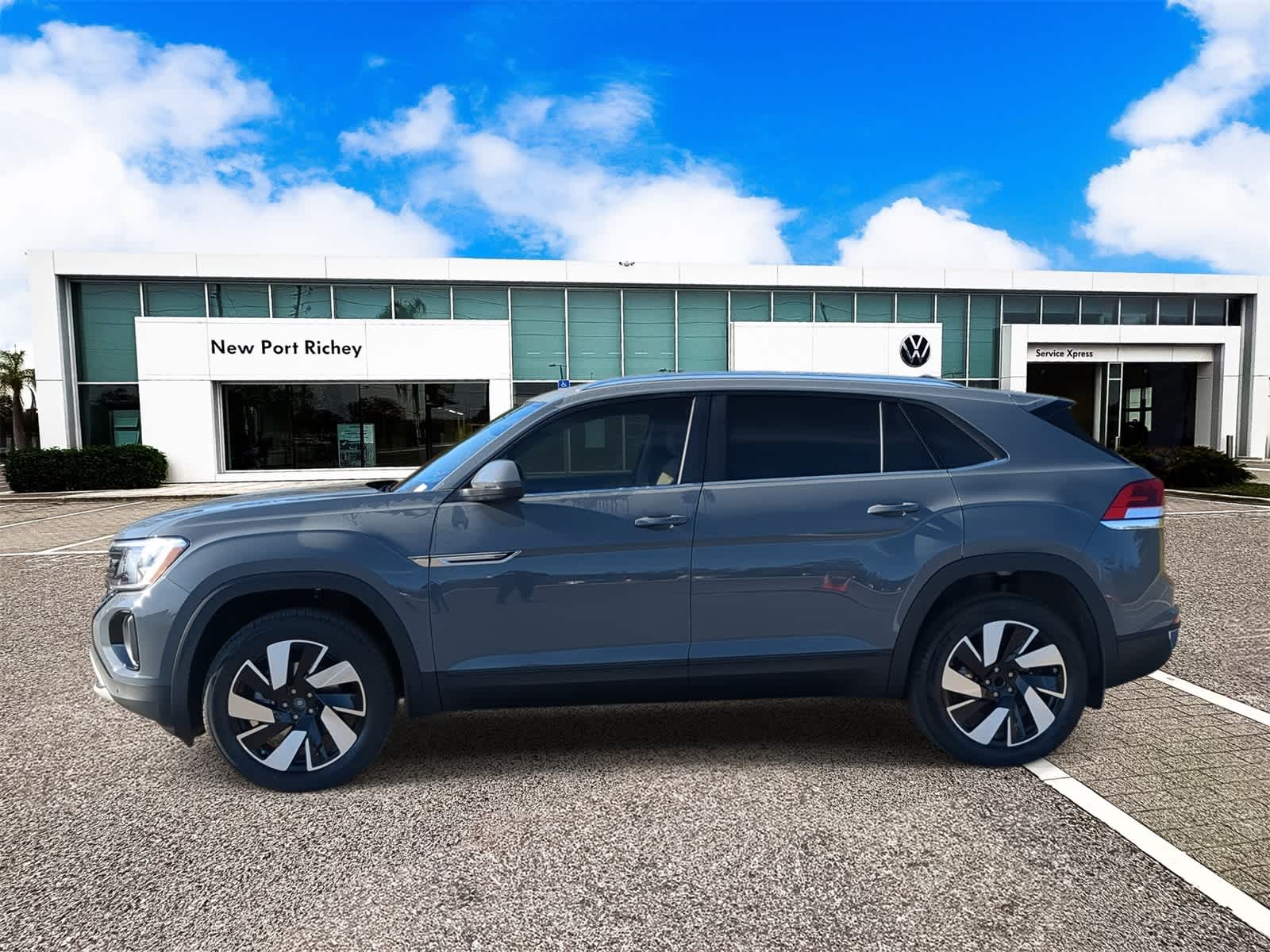 2025 Volkswagen Atlas Cross Sport 2.0T SE w/ Technology