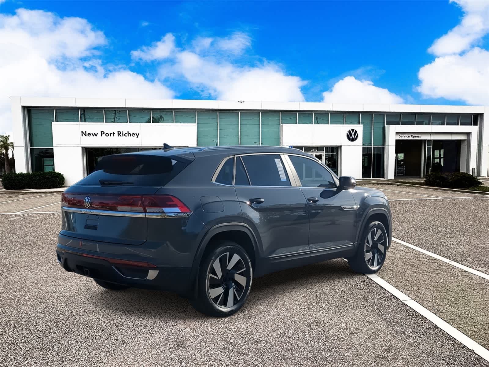 2025 Volkswagen Atlas Cross Sport 2.0T SE w/ Technology