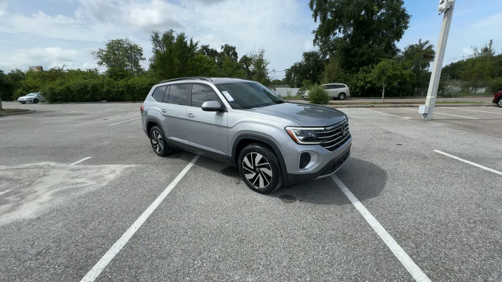 2024 Volkswagen Atlas 2.0T SE w/Technology
