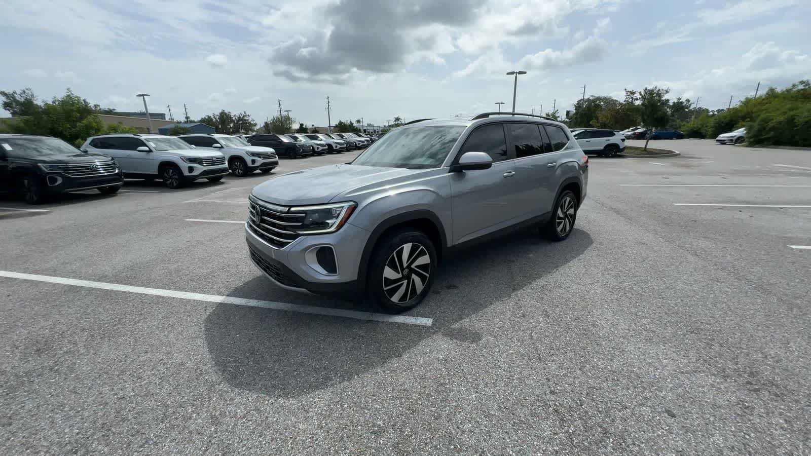 2024 Volkswagen Atlas 2.0T SE w/Technology