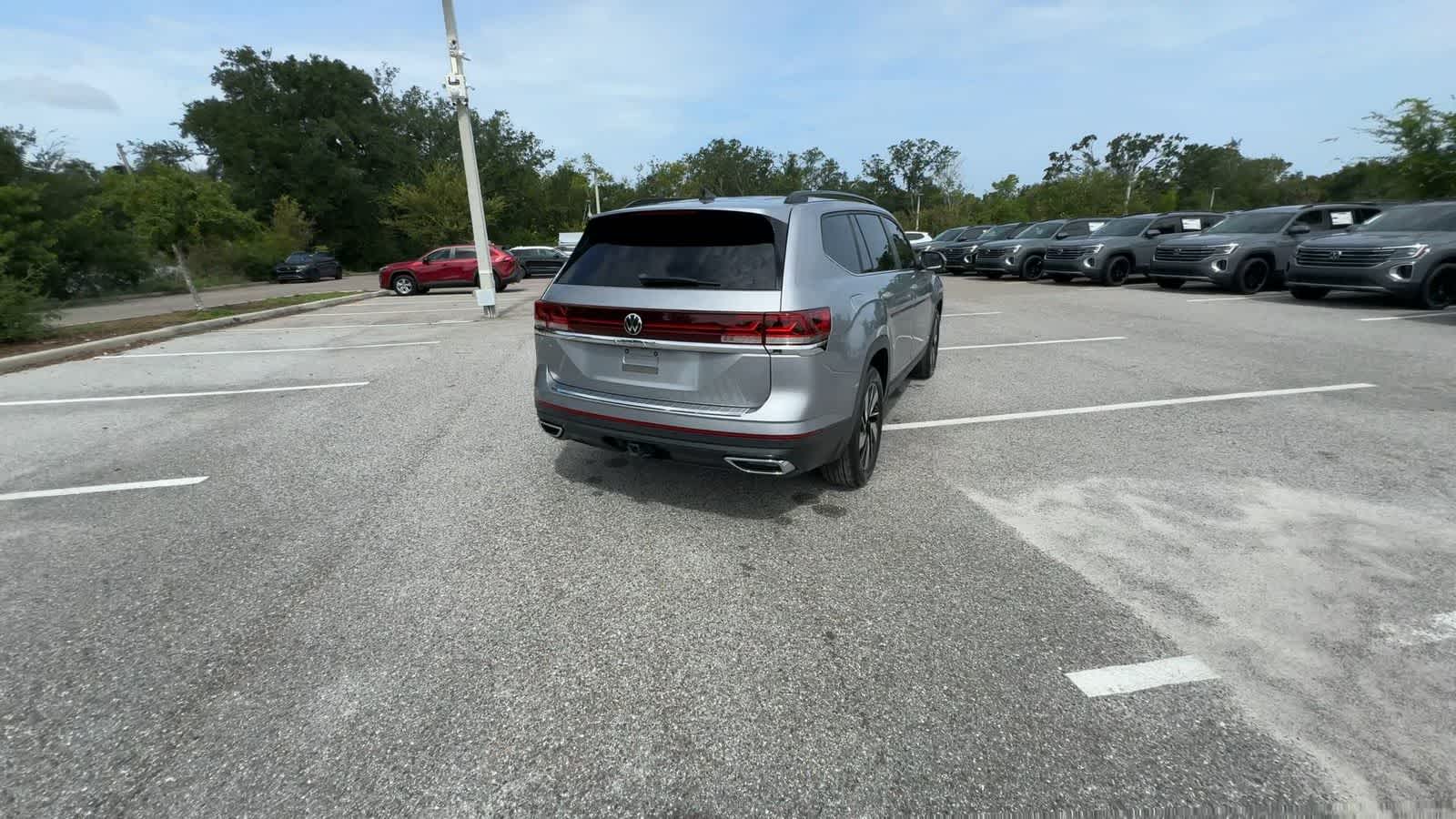 2024 Volkswagen Atlas 2.0T SE w/Technology