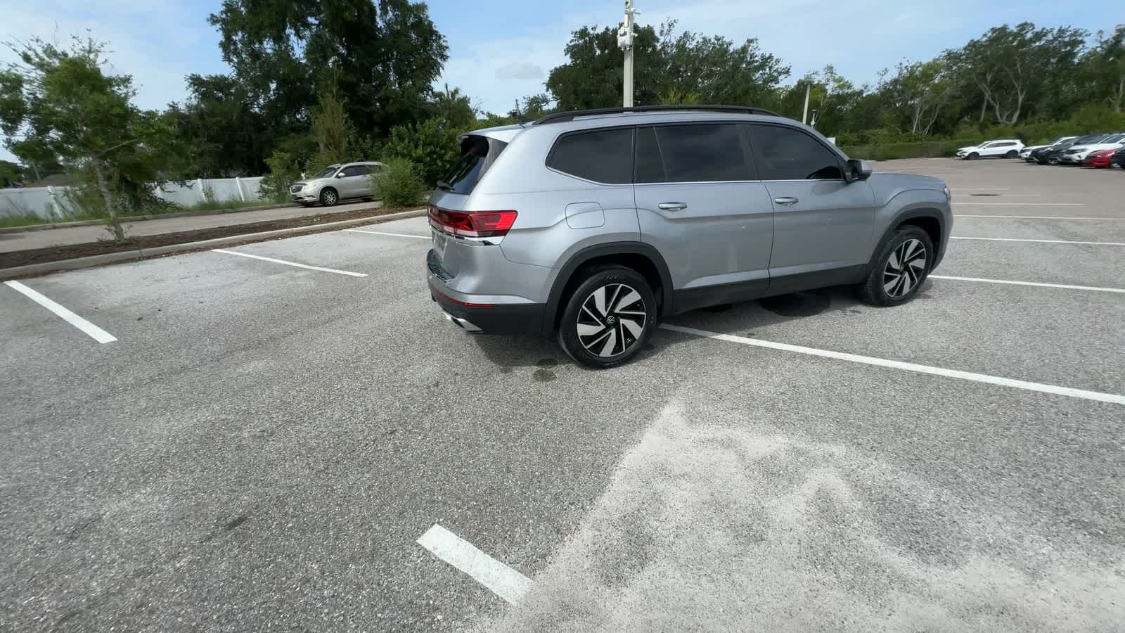 2024 Volkswagen Atlas 2.0T SE w/Technology