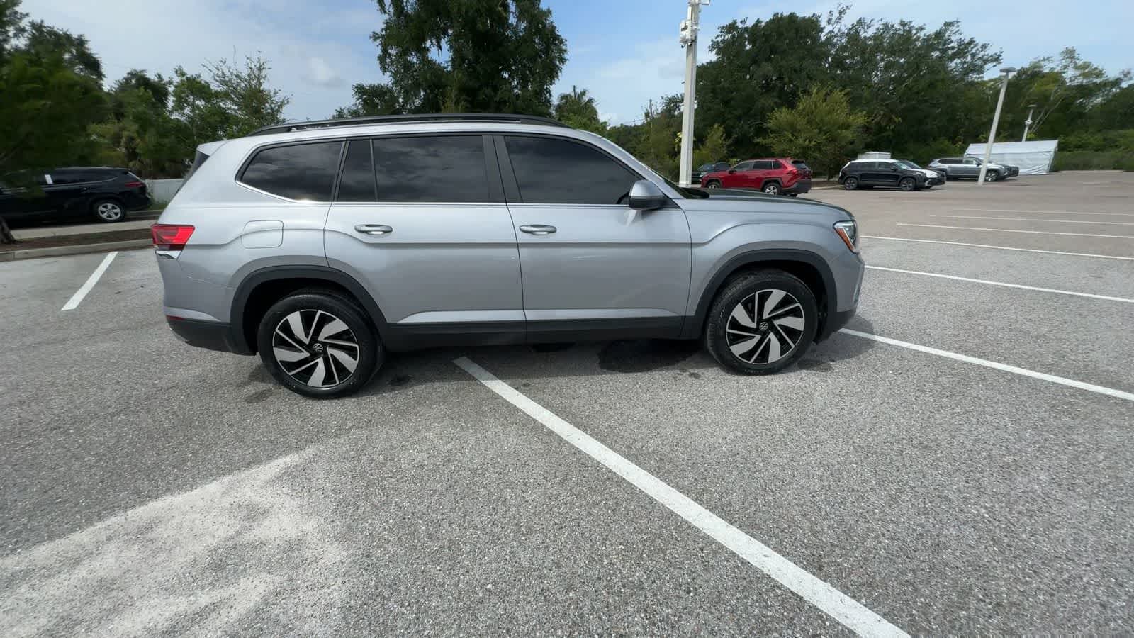 2024 Volkswagen Atlas 2.0T SE w/Technology