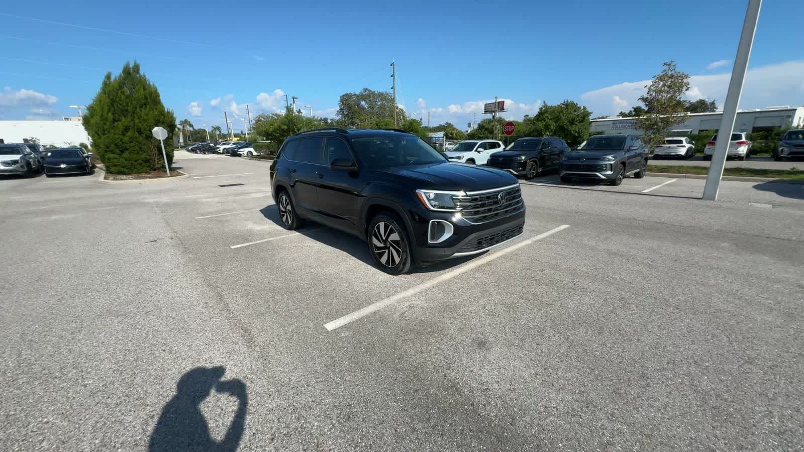 2024 Volkswagen Atlas 2.0T SE w/Technology