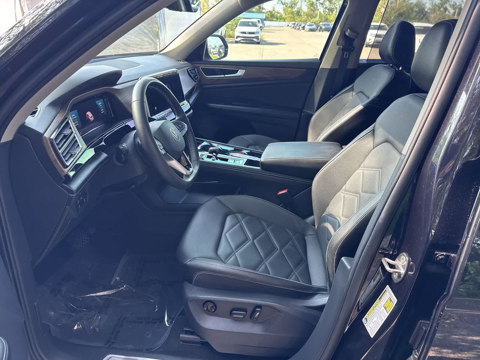2024 Volkswagen Atlas 2.0T SE w/Technology