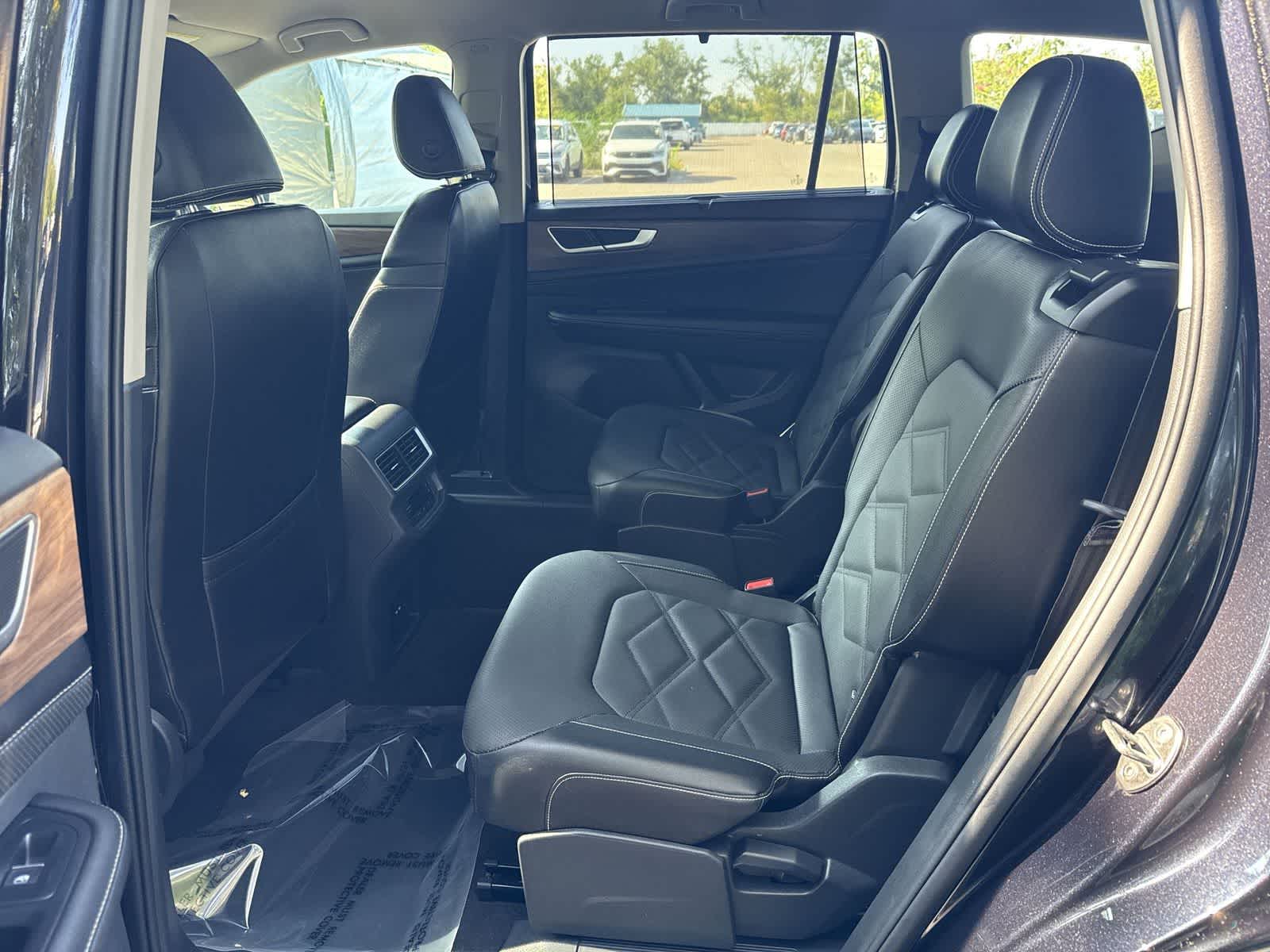 2024 Volkswagen Atlas 2.0T SE w/Technology