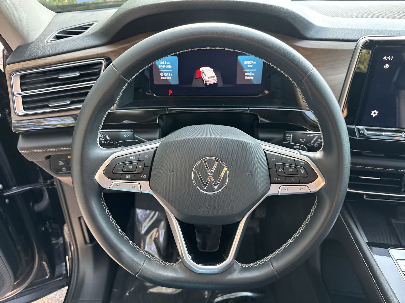 2024 Volkswagen Atlas 2.0T SE w/Technology
