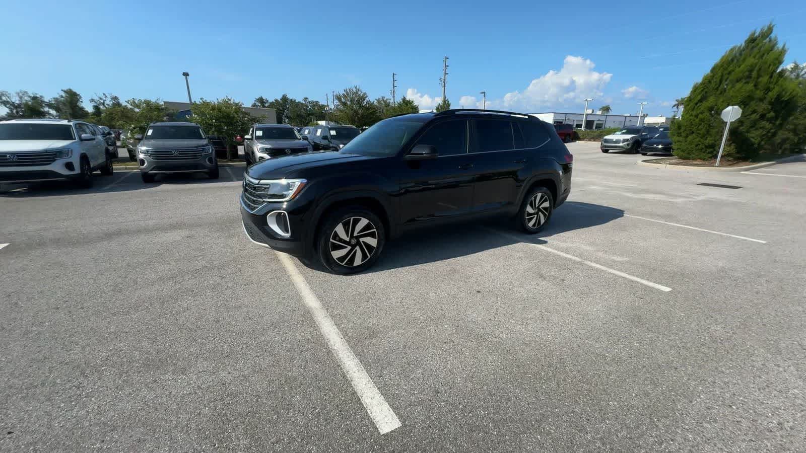 2024 Volkswagen Atlas 2.0T SE w/Technology
