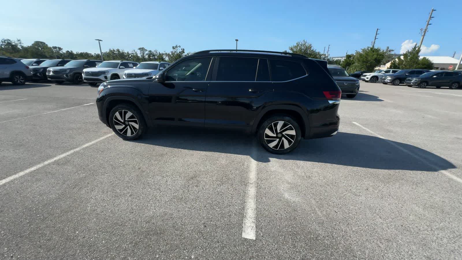 2024 Volkswagen Atlas 2.0T SE w/Technology