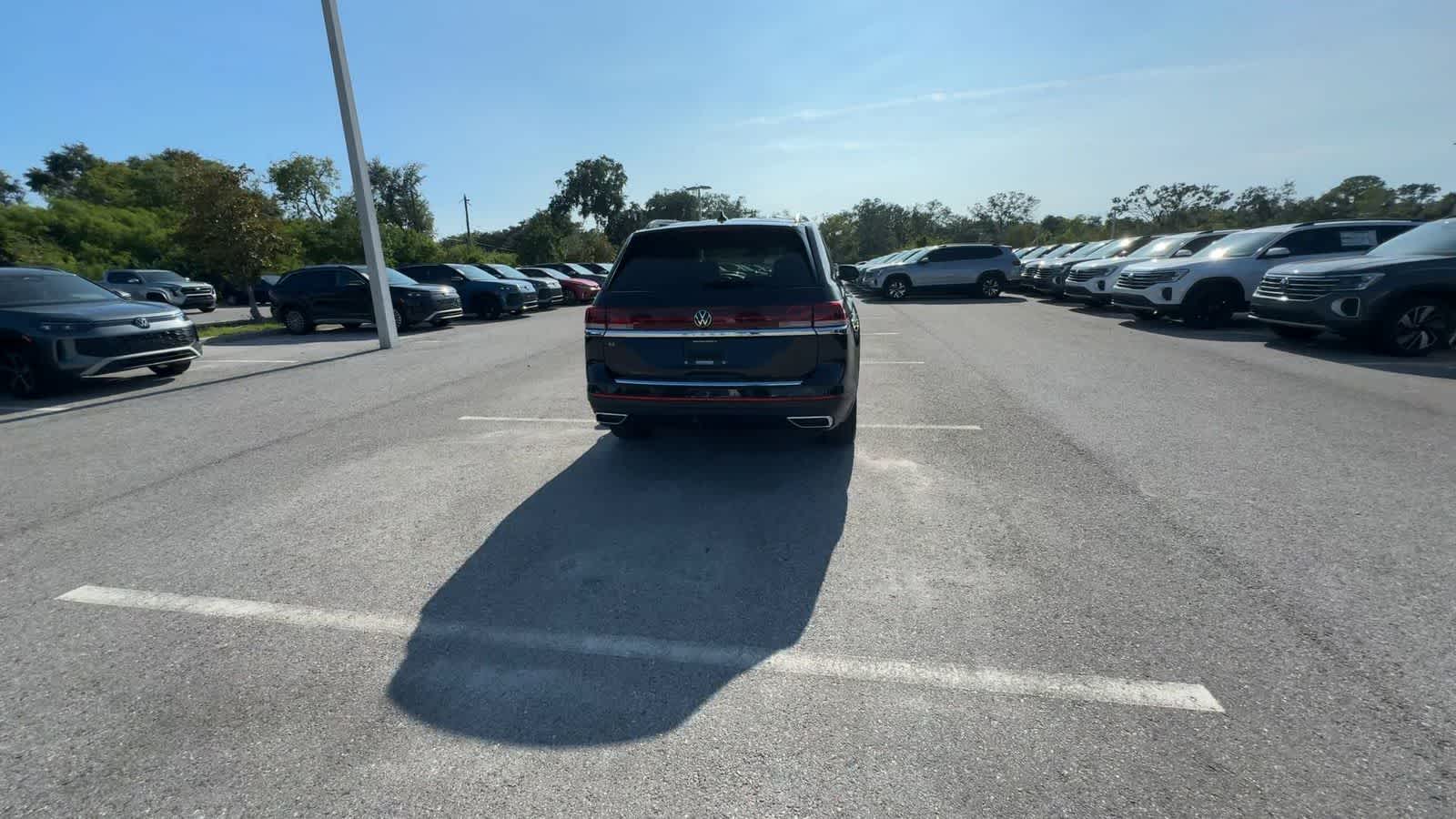 2024 Volkswagen Atlas 2.0T SE w/Technology