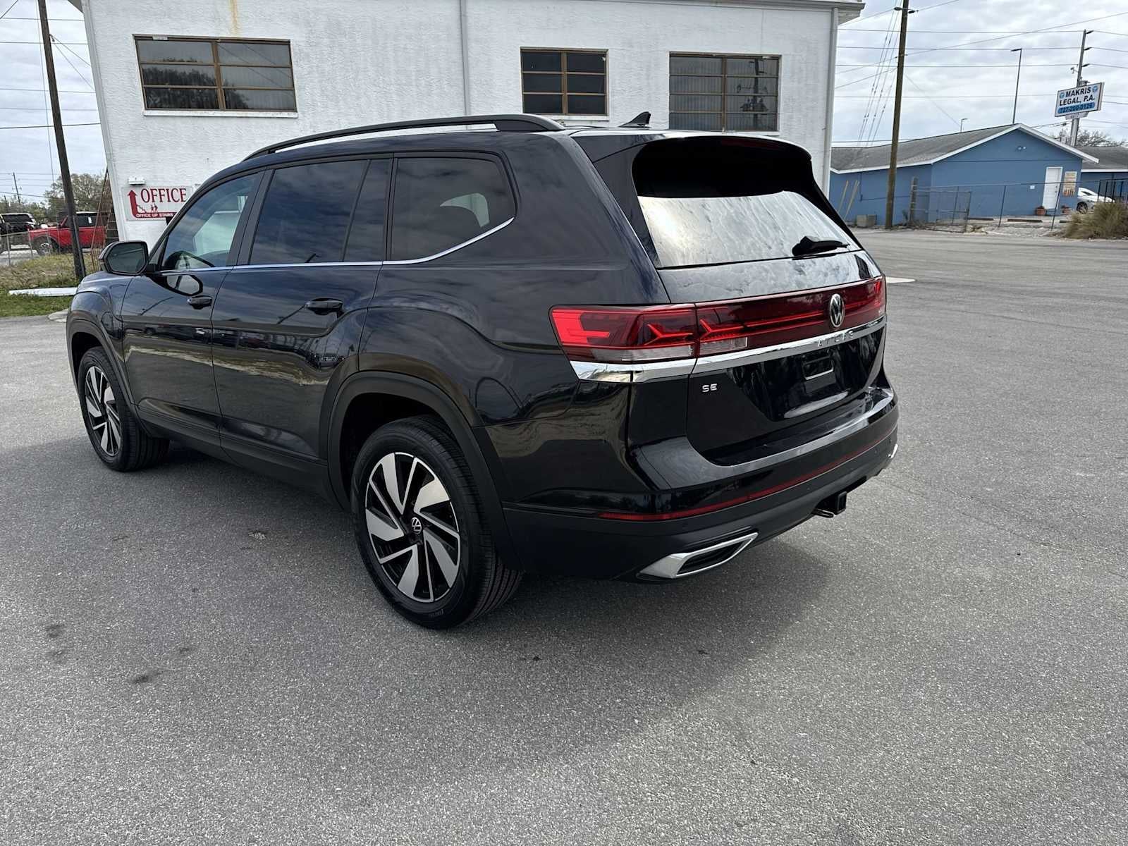 2024 Volkswagen Atlas 2.0T SE w/Technology