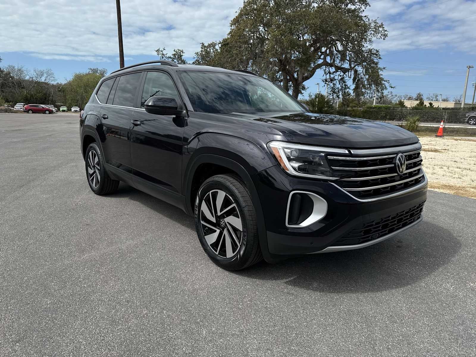 2024 Volkswagen Atlas 2.0T SE w/Technology