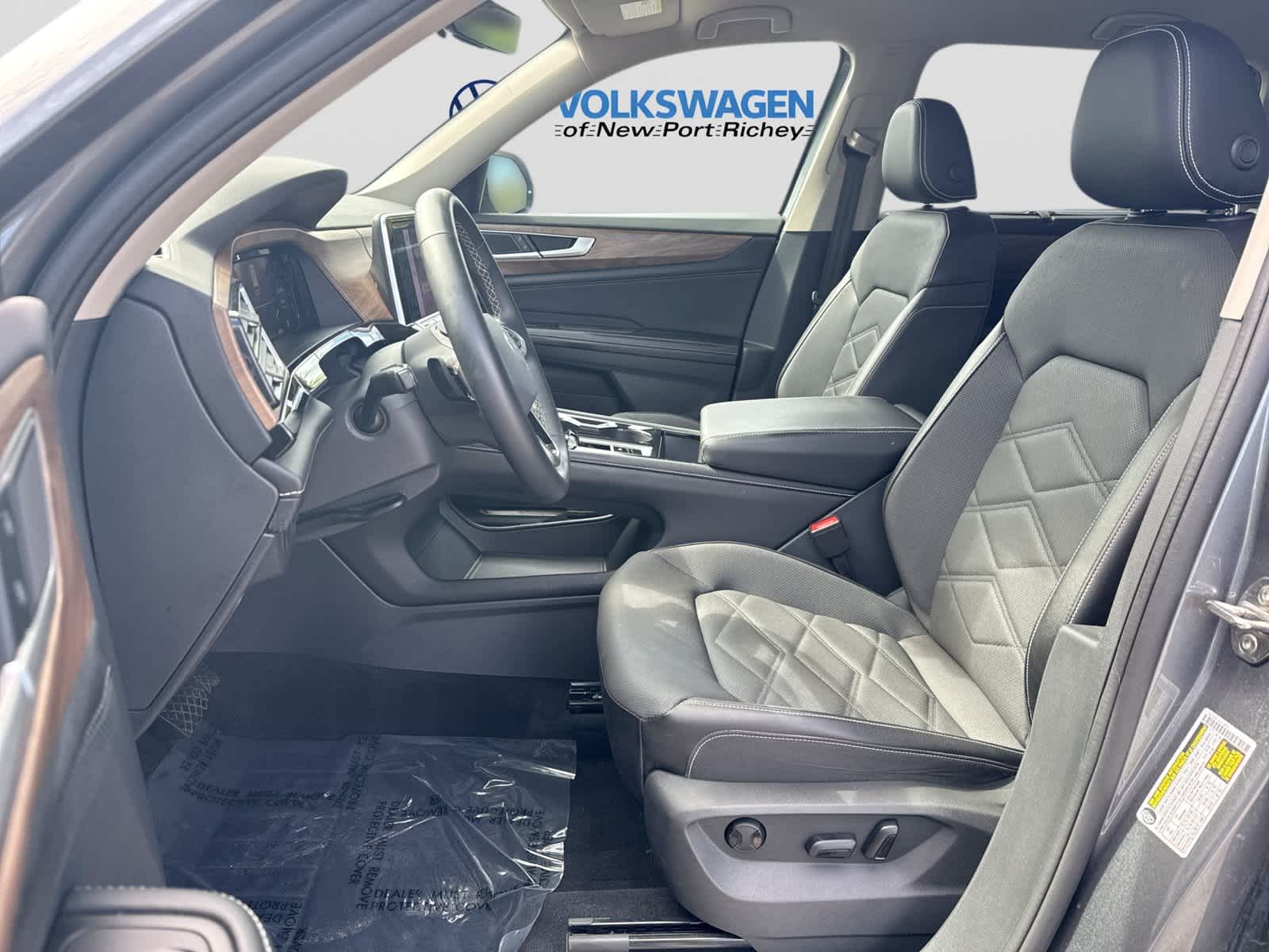 2024 Volkswagen Atlas 2.0T SE w/Technology