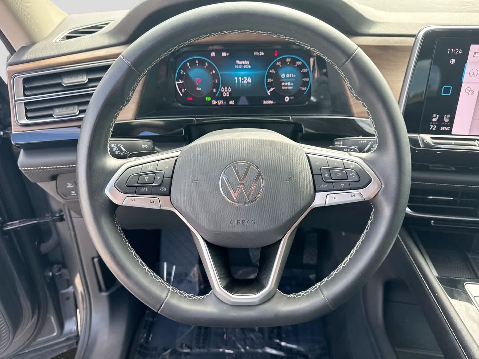 2024 Volkswagen Atlas 2.0T SE w/Technology