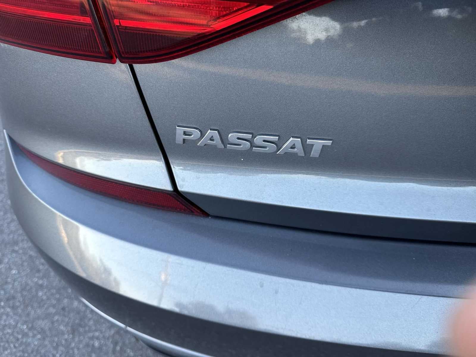 2018 Volkswagen Passat R-Line
