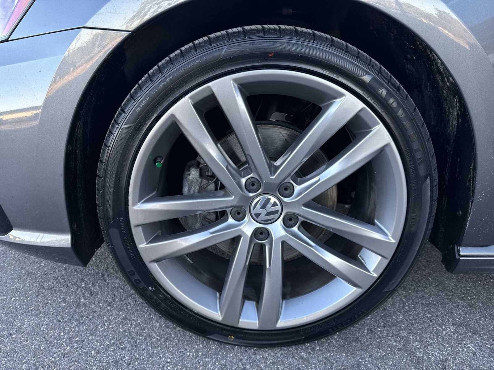 2018 Volkswagen Passat R-Line