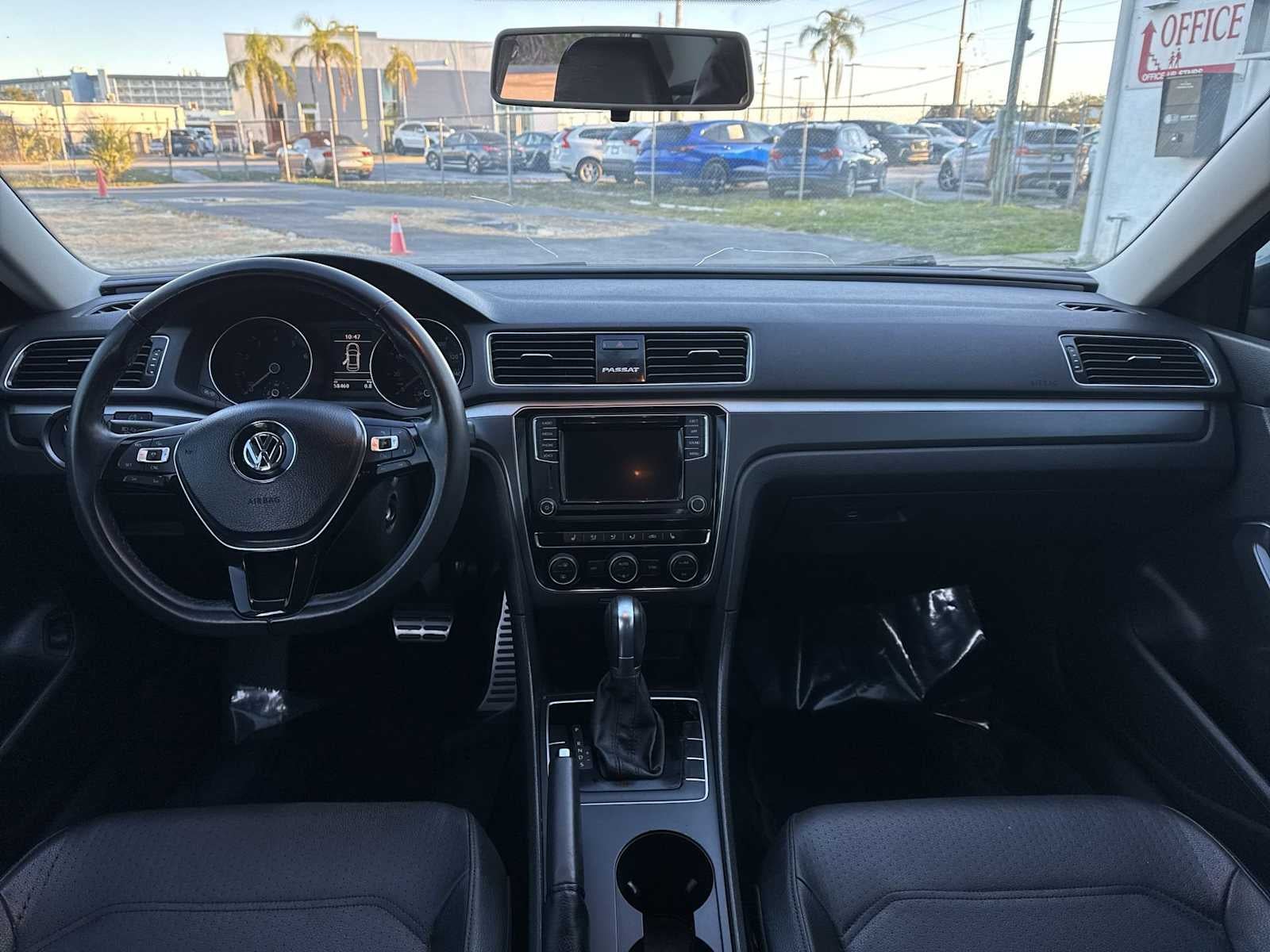 2018 Volkswagen Passat R-Line