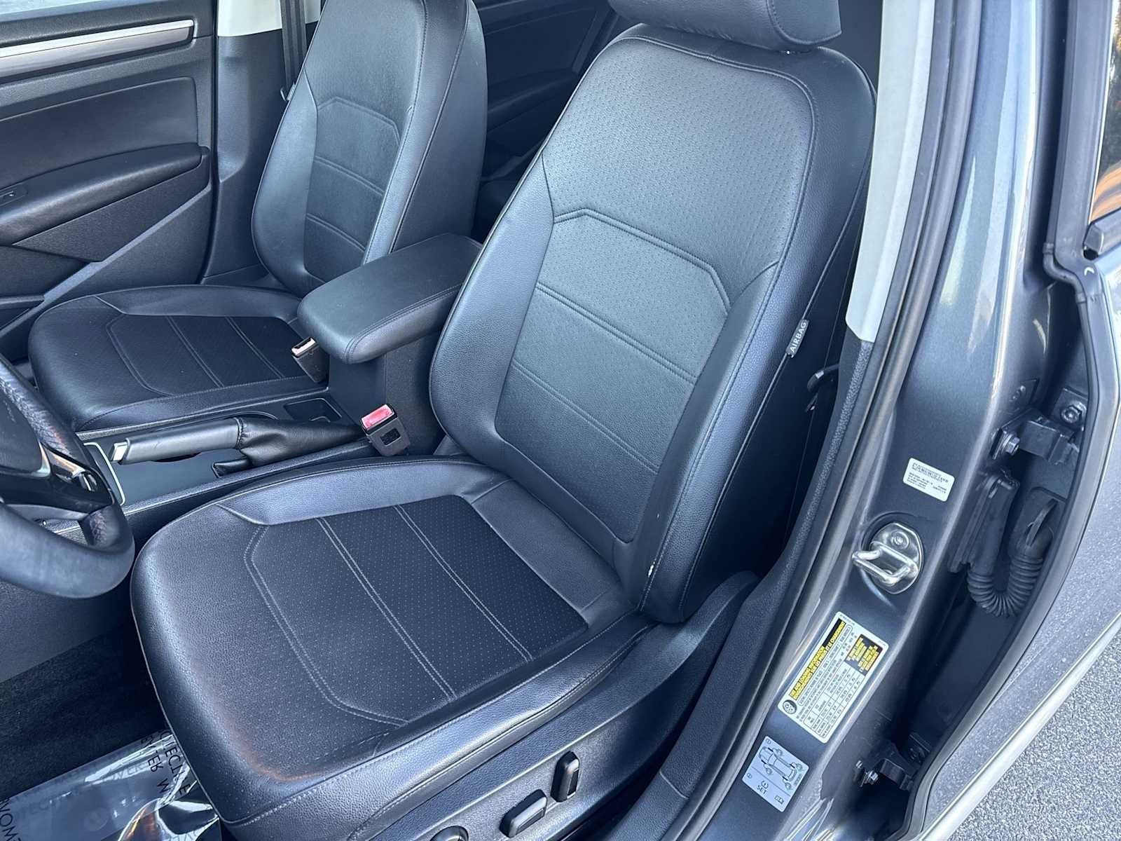 2018 Volkswagen Passat R-Line