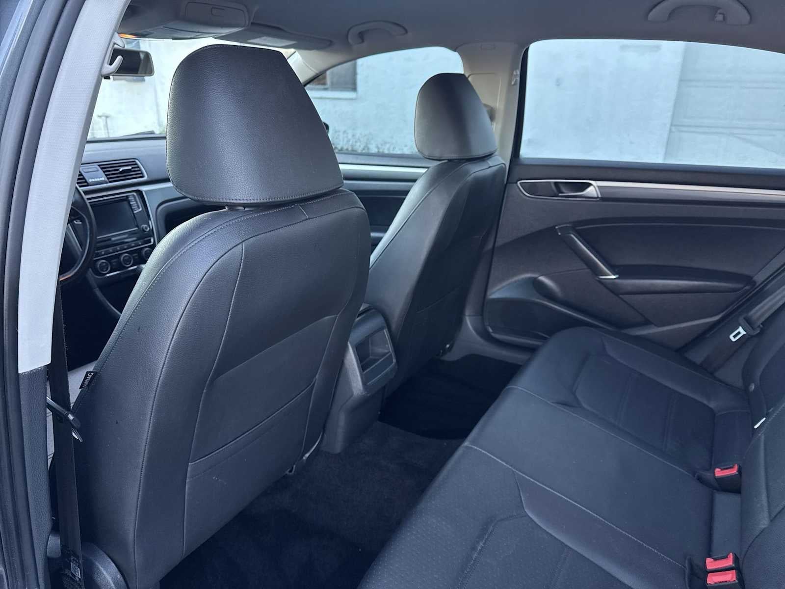 2018 Volkswagen Passat R-Line