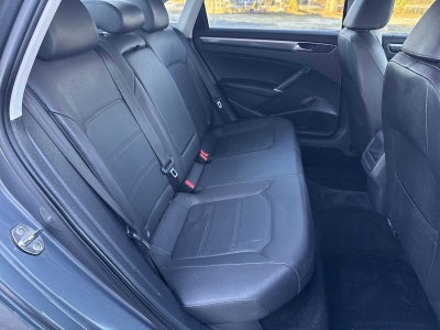 2018 Volkswagen Passat R-Line