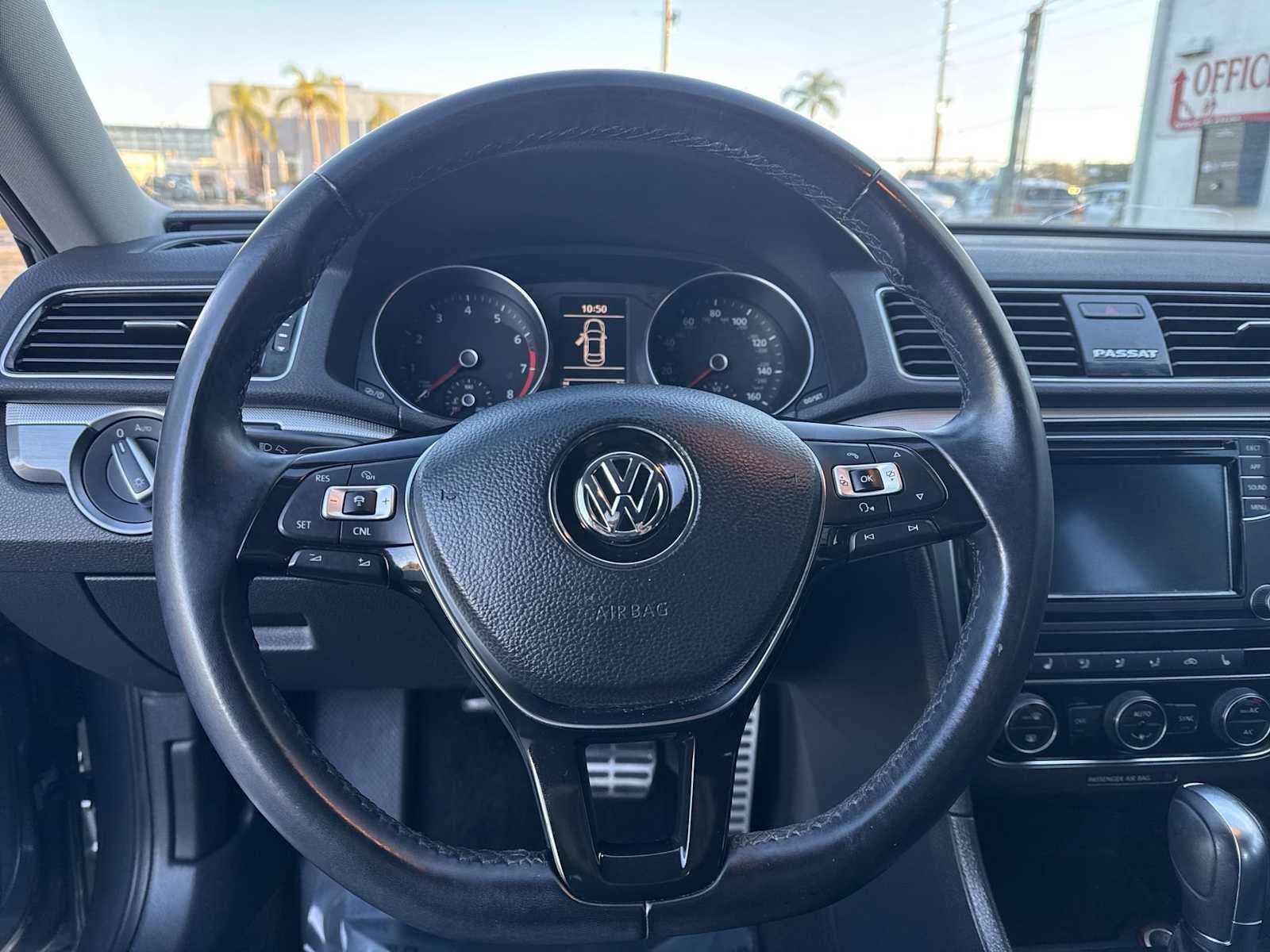 2018 Volkswagen Passat R-Line