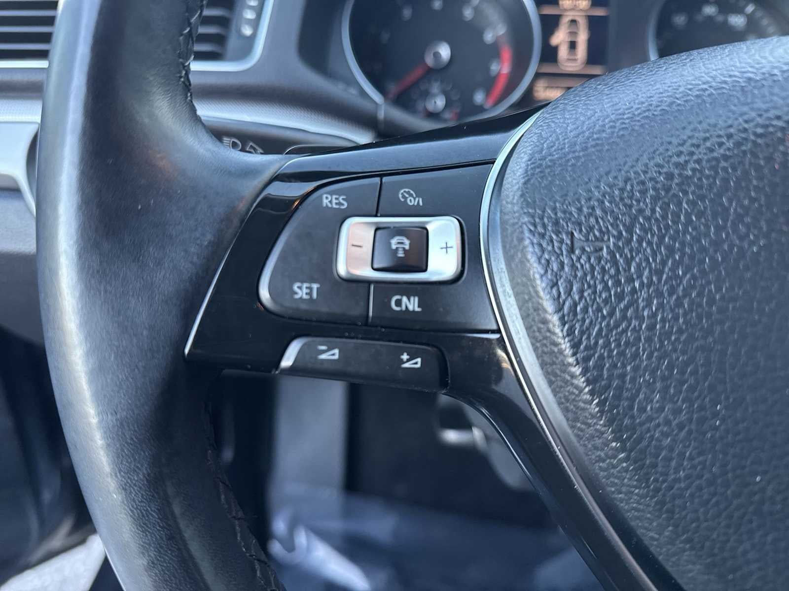 2018 Volkswagen Passat R-Line