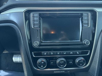 2018 Volkswagen Passat R-Line