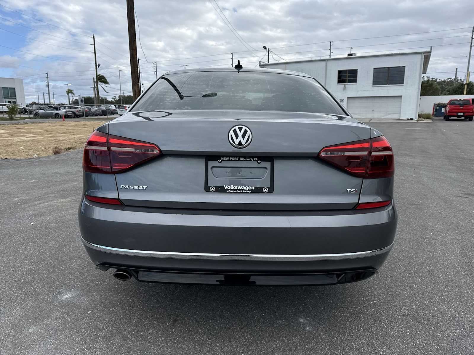2018 Volkswagen Passat R-Line