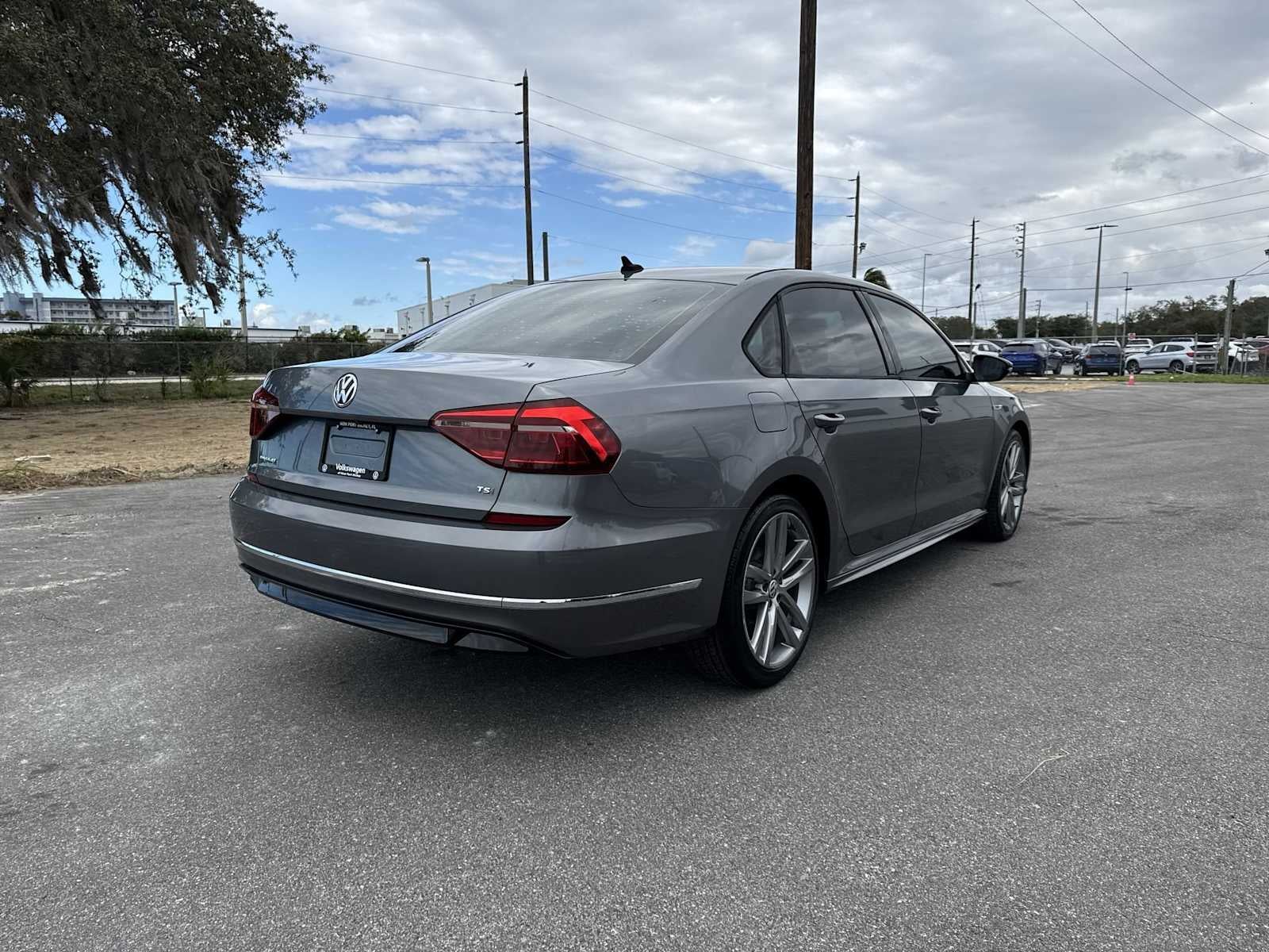 2018 Volkswagen Passat R-Line