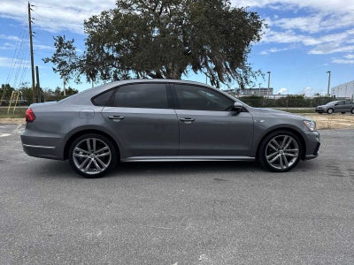 2018 Volkswagen Passat R-Line
