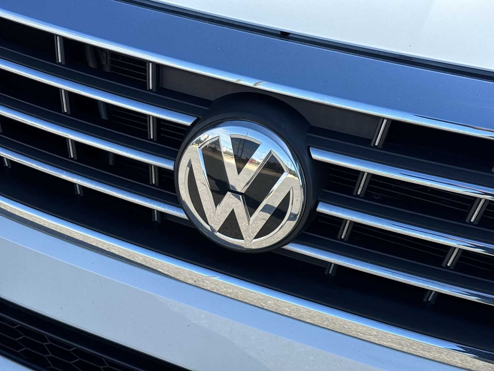 2022 Volkswagen Passat 2.0T R-Line