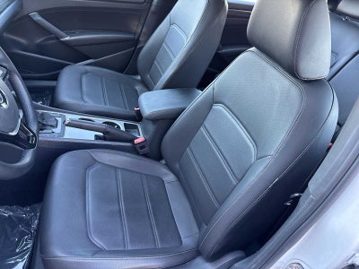 2022 Volkswagen Passat 2.0T R-Line