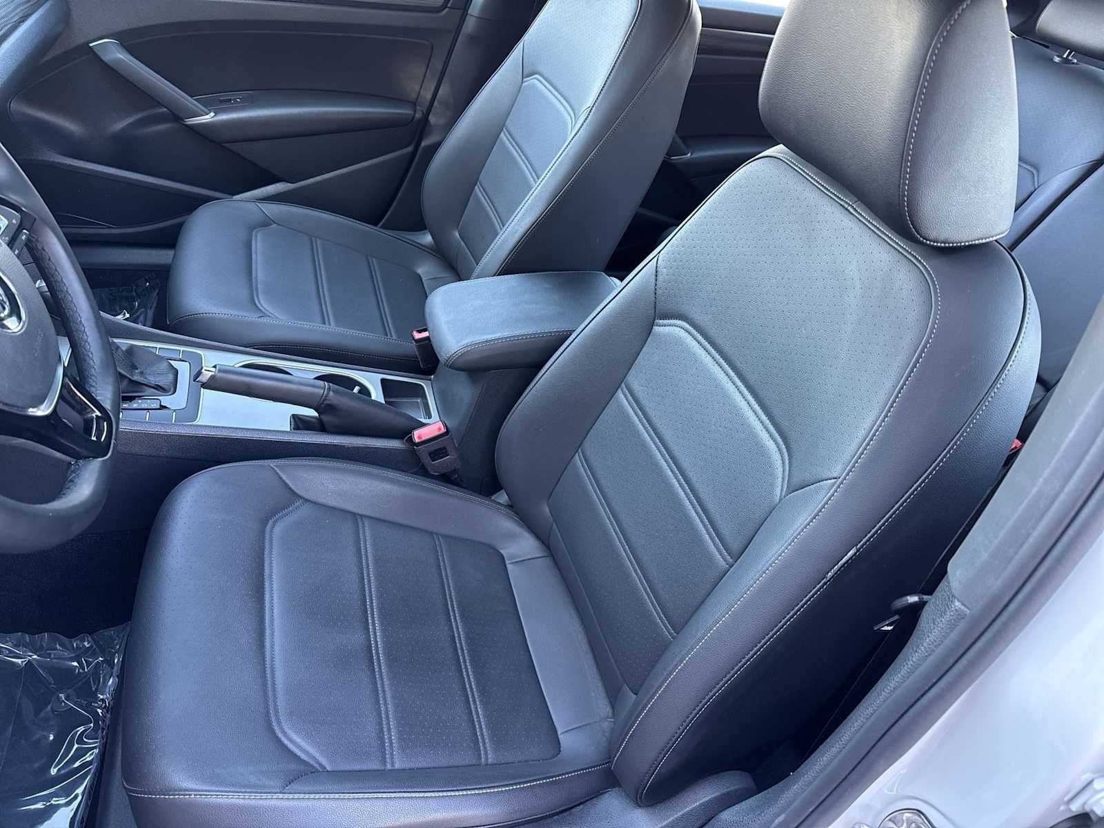 2022 Volkswagen Passat 2.0T R-Line