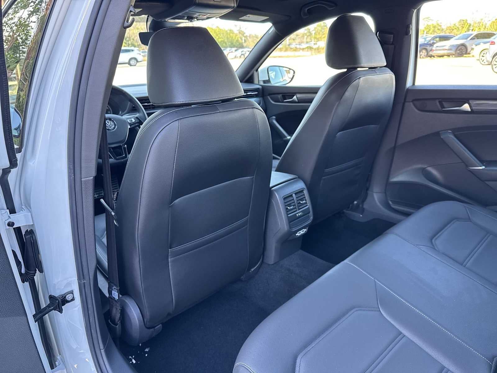 2022 Volkswagen Passat 2.0T R-Line